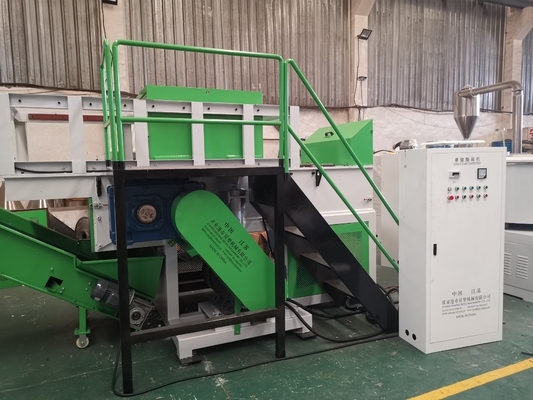 Waste Plastic Recycling Single Shaft Shredding Machine For Lumps Drum Barrel Boxes Pipe Rubber