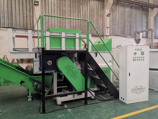 Waste Plastic Recycling Single Shaft Shredding Machine For Lumps Drum Barrel Boxes Pipe Rubber